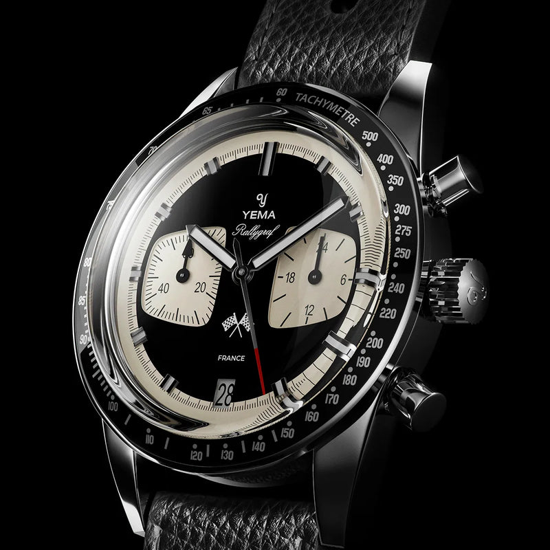 YEMA Rallygraf Meca-Quartz Reverse Panda bi-compax kronograf med sort urskive og lyse subdials