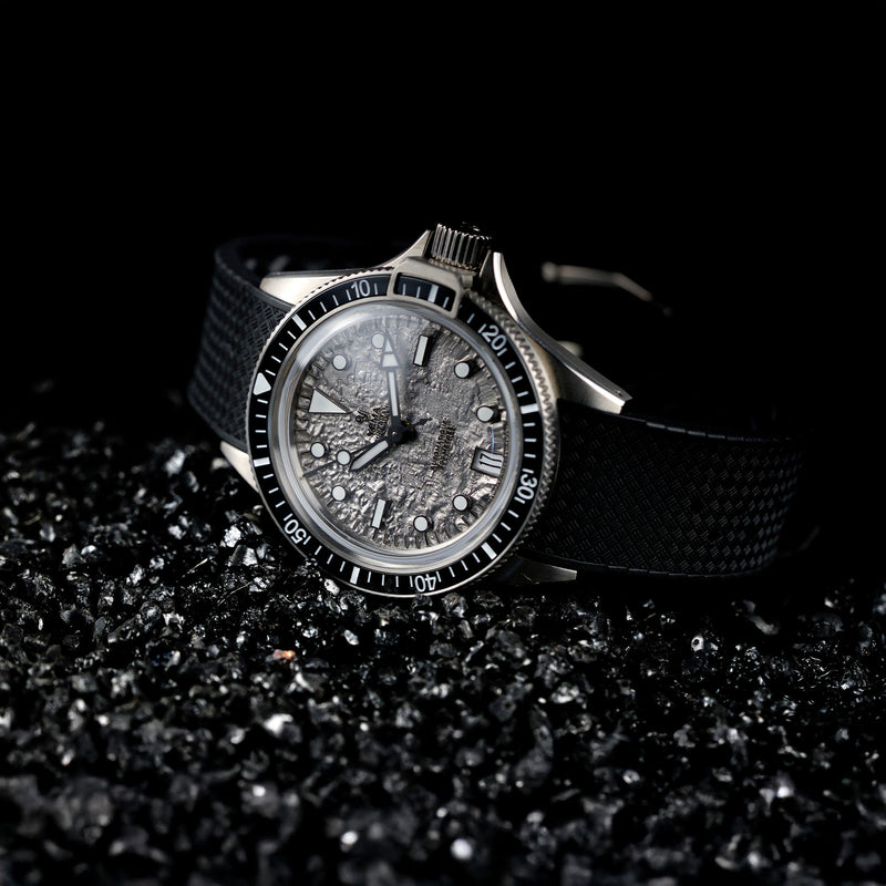 YEMA Superman Titanium CMM.11 dykkerur med FKM-rem, blå urskive og professionelt toolwatch-design