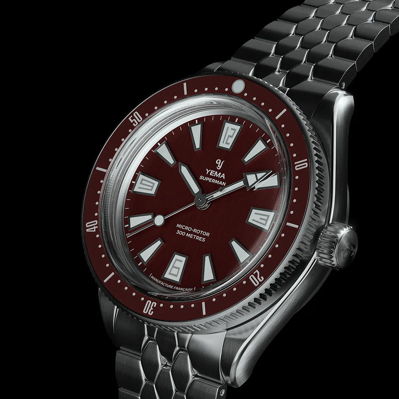 YEMA Skin Diver CMM.20 Bordeaux med safirlynette og integreret Push-to-unlock bezel-lås