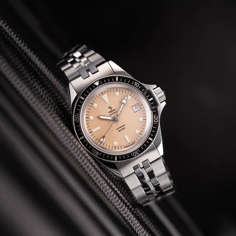Envejs roterende dykkerlynette med sort aluminiumsindlæg og 0-60 minutters graduering