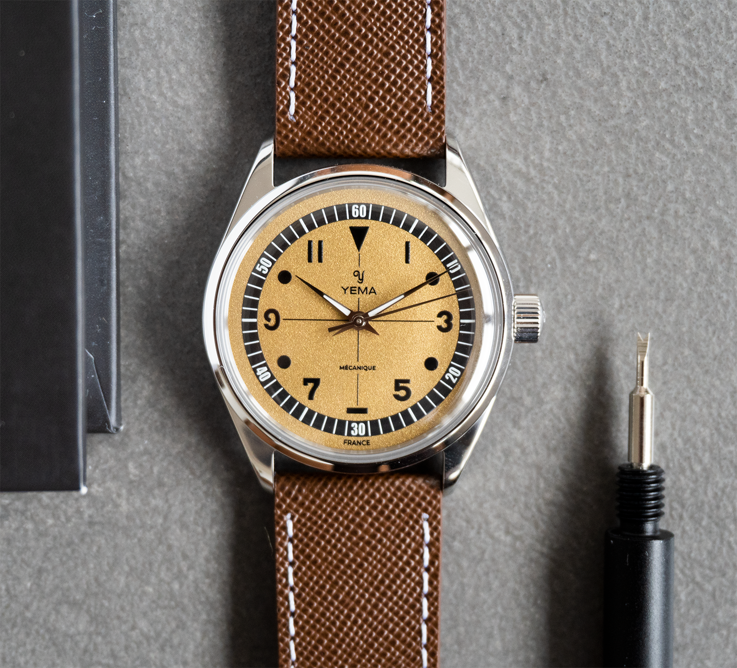 YEMA Urban Leather Strap and YEMA Spring Bar Tool with your YEMA URBAN FIELD (worth $118)